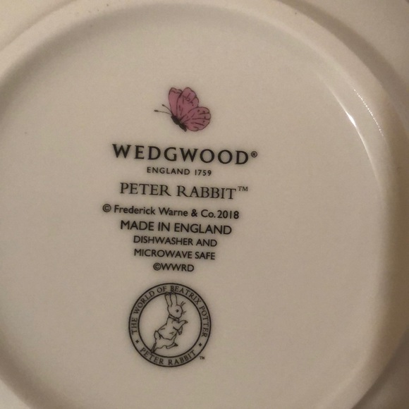 Peter Rabbit nursery set by Wedgwood. - Picture 6 of 8